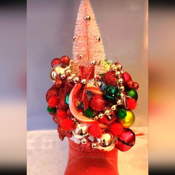 Vintage Mint '50s Ceramic Santa Boot w/Vintage Ornaments/Tree Centerpiece 9"x5" - Picture 3 of 8